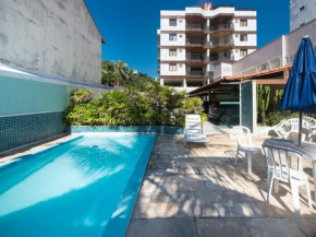 Excelente cobertura duplex a 2 quadras da Praia do Forte com 4 quartos
